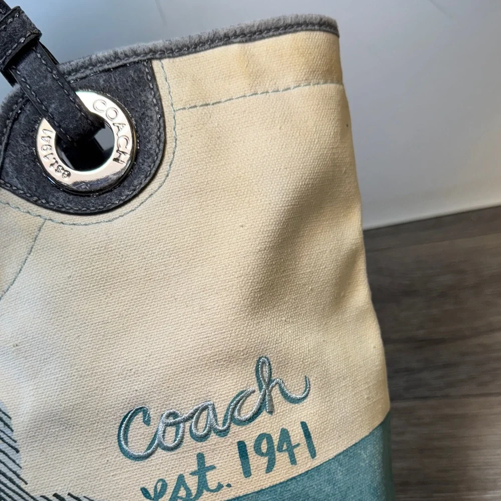 Coach Cream and Gray beach Starfish Canvas Tote - Picture 4 of 15